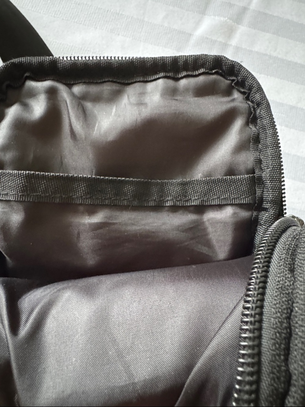 Gold Puffer Crossbody bag by THINK LOYLN - Picture 4 of 4